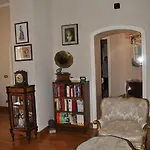 The Queen's Coffer *