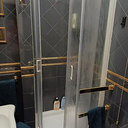 The Queen's Coffer *