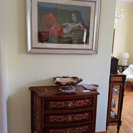 The Queen's Coffer Apartament