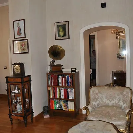 The Queen's Coffer *