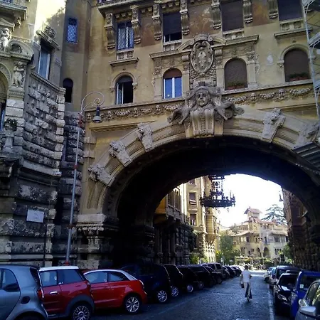 The Queen's Coffer Rzym