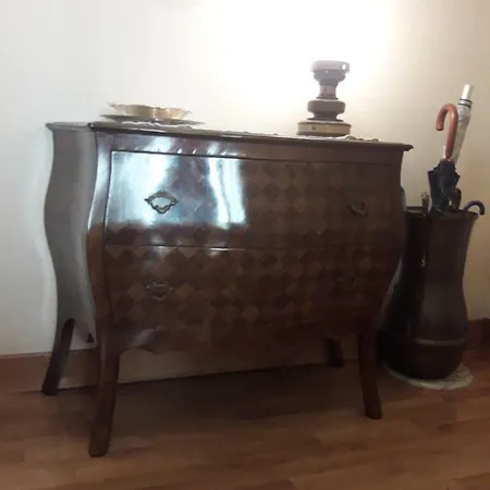 The Queen's Coffer *