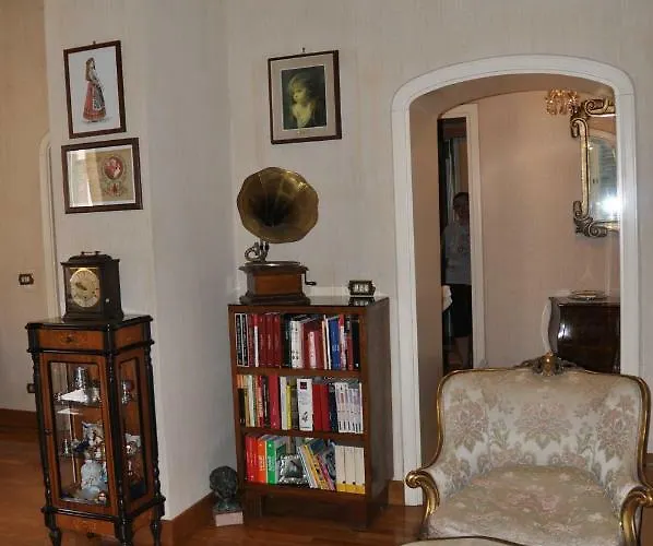 The Queen's Coffer *