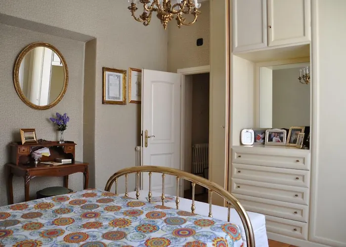 The Queen's Coffer Apartman *