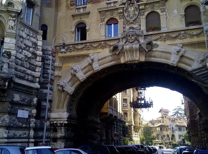 The Queen's Coffer Róma